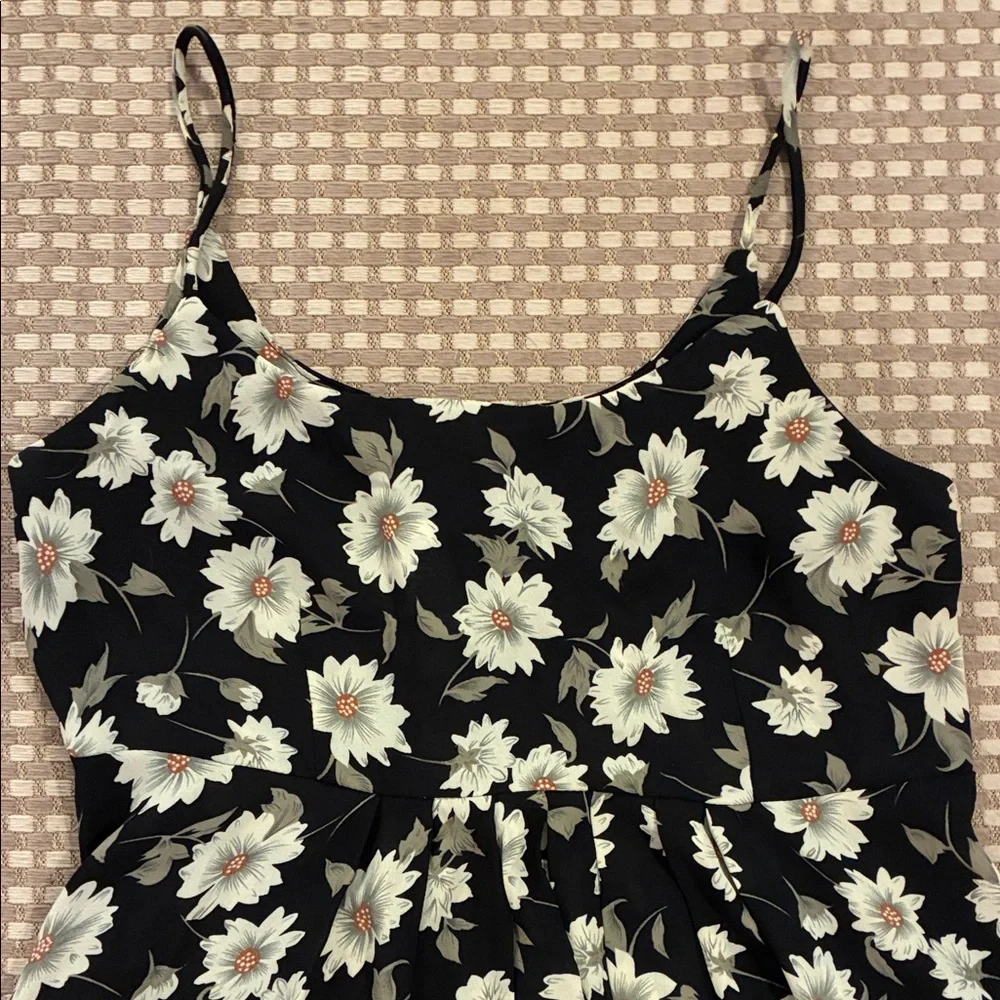 Cutie Vintage Floral Black and White Dress - Picture 2 of 4